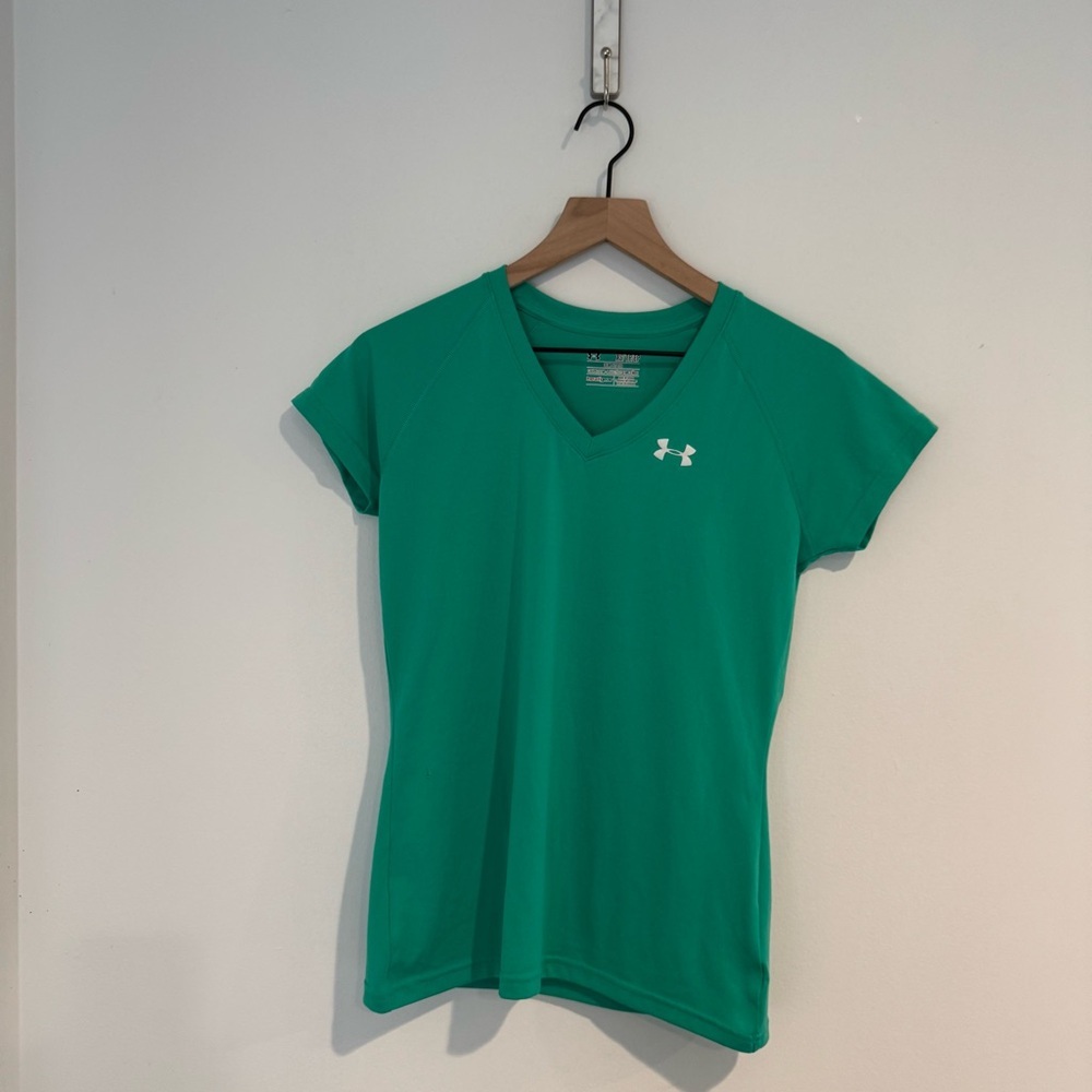Under Armour Women's Green XS V-Neck Workout Tee